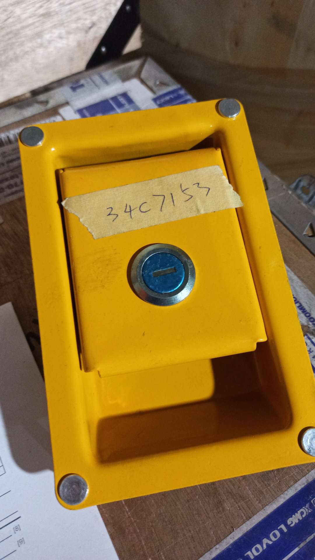 Замок капота 34C7153 Замок капота 34C7153